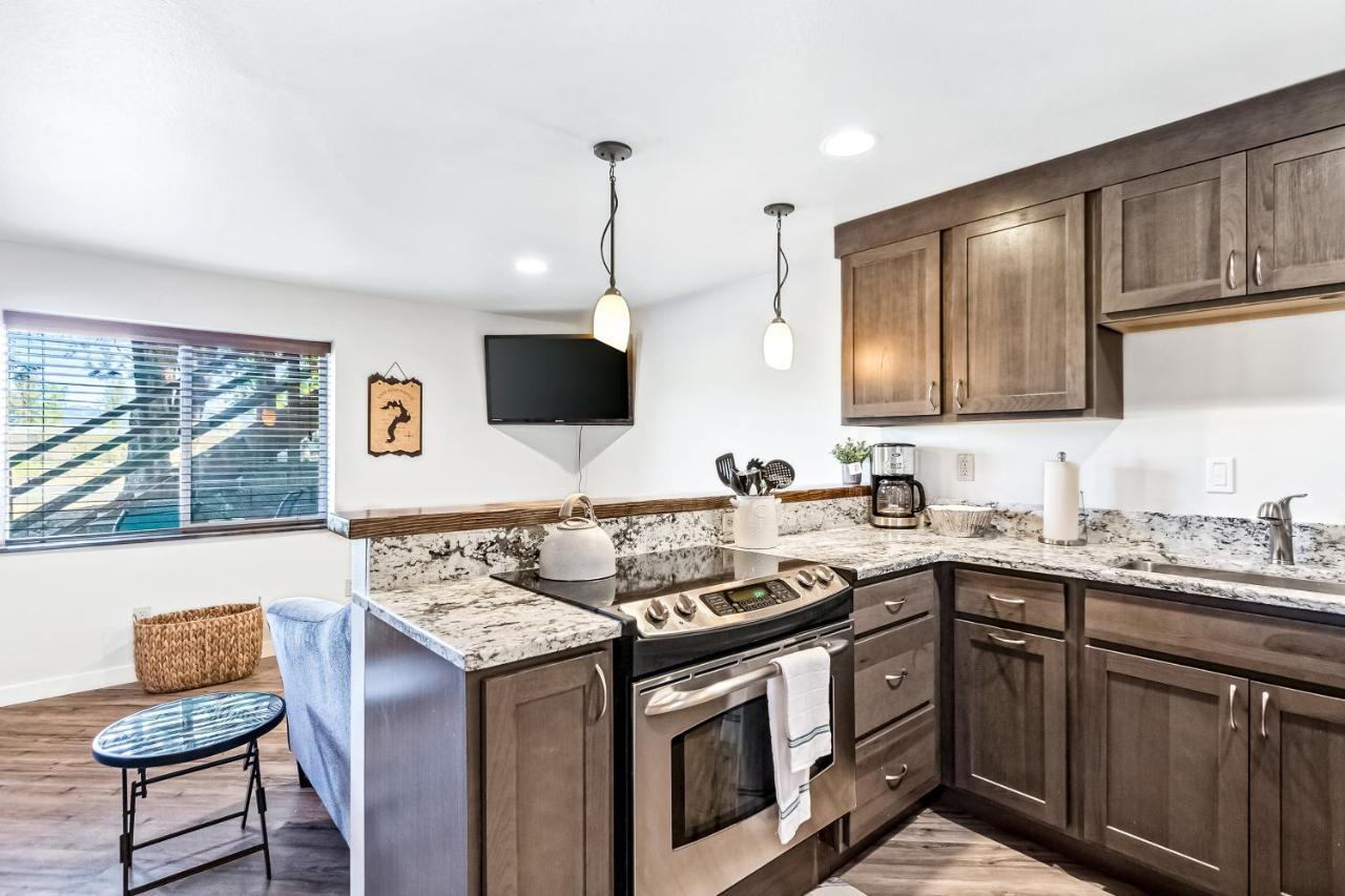 Driftwood Waterfront Gem Apartamento Sandpoint Exterior foto